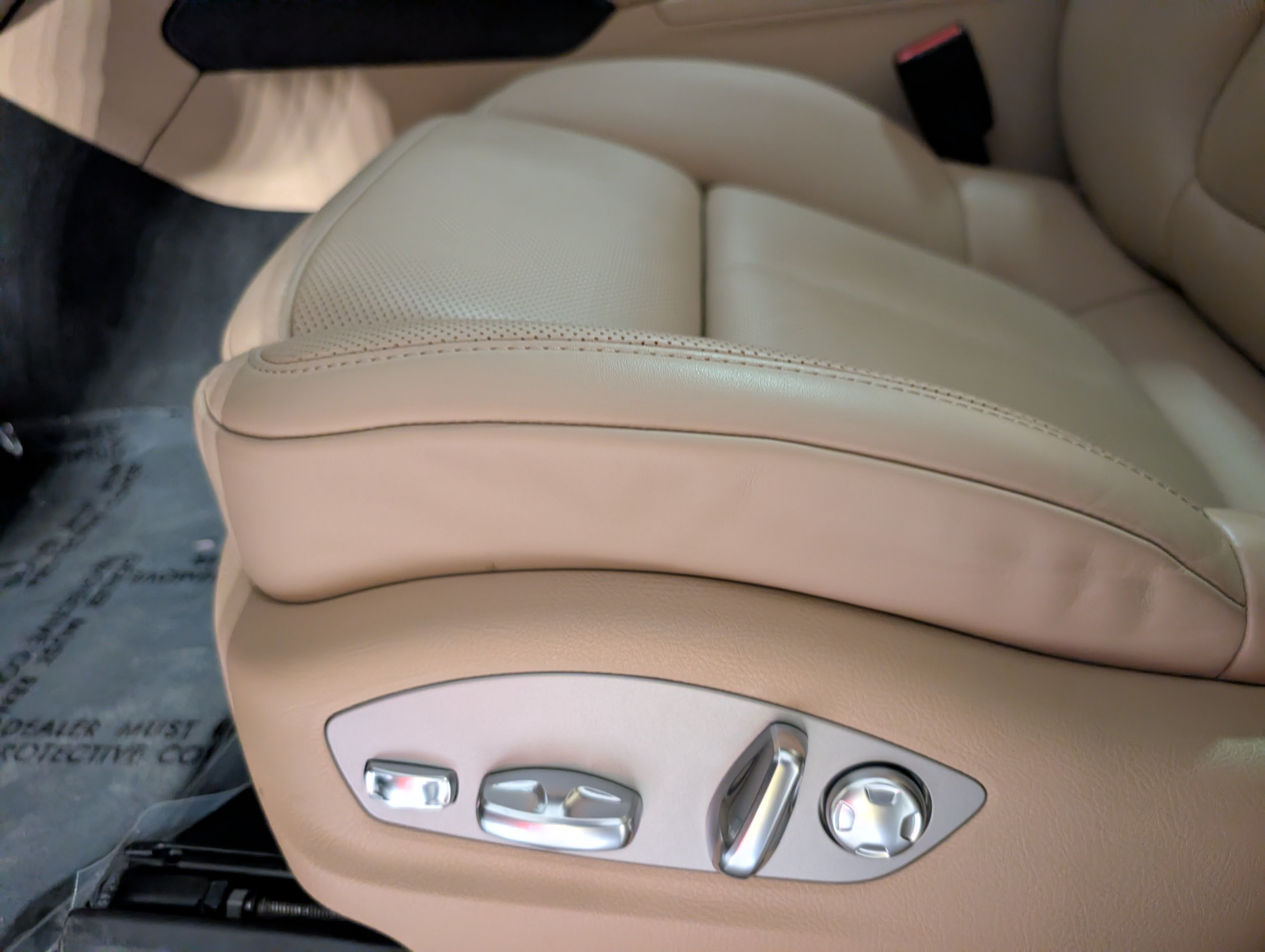 Certified 2026 Porsche Macan AWD/4WD image 18