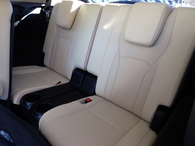Used 2021 Lexus RX 350L Premium image 18