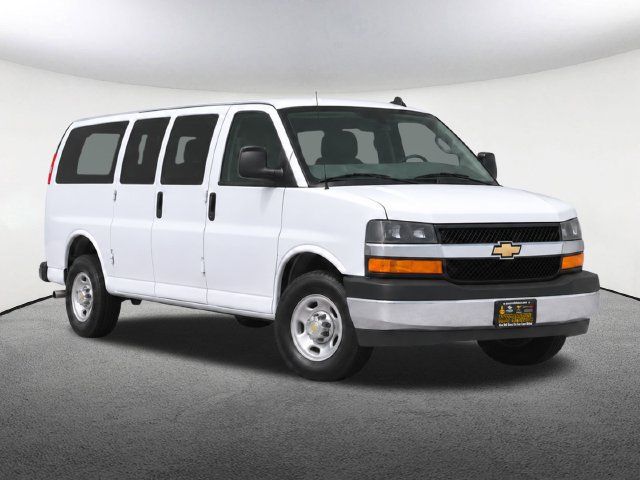 Used 2025 Chevrolet Express 2500 LT w/ LT Preferred Equipment Group RWD image 2