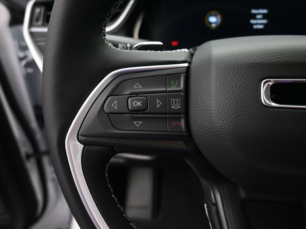 New 2025 Jeep Grand Cherokee L Laredo w/ Luxury Tech Group I image 33