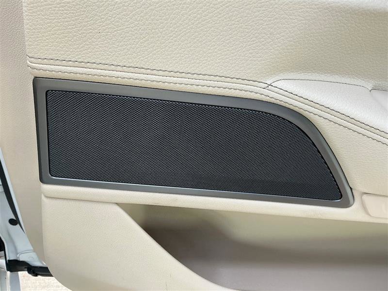 Used 2017 BMW 740i xDrive image 32