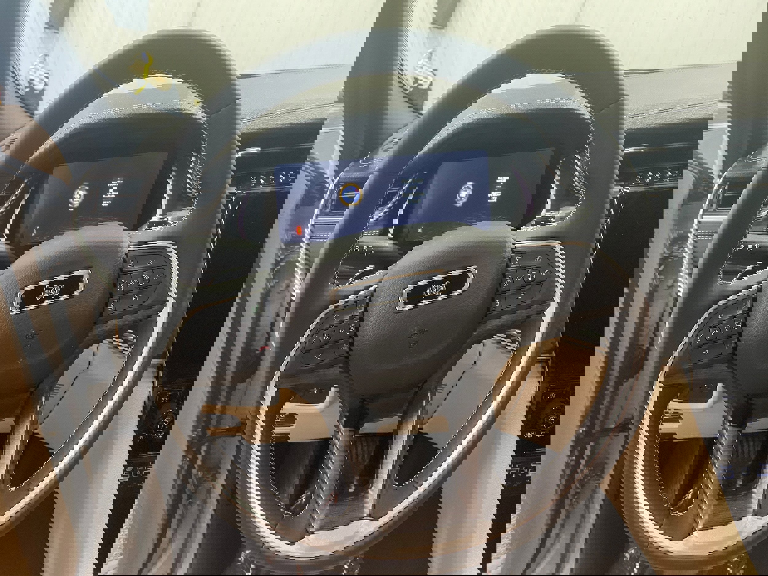 Used 2024 Jeep Grand Cherokee Limited image 15