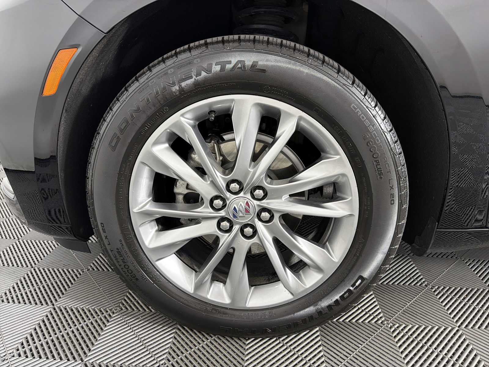 Certified 2023 Buick Enclave Avenir FWD image 9