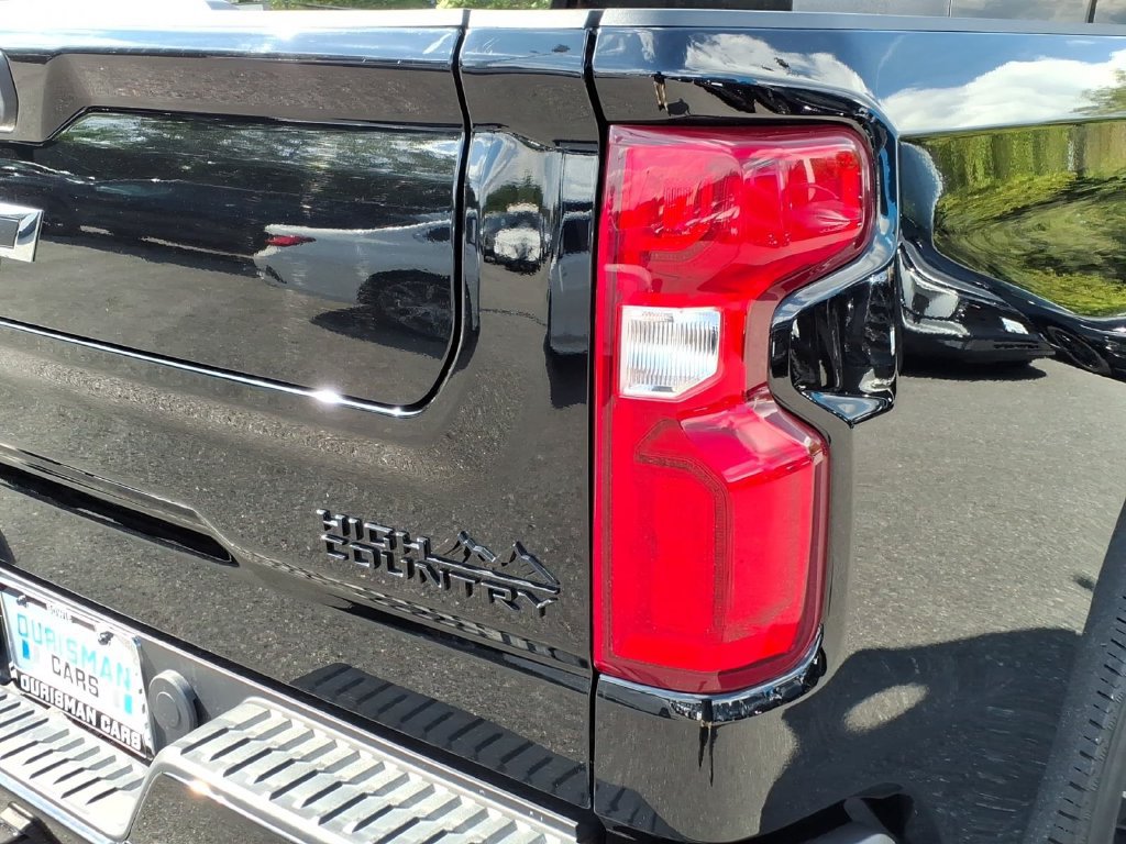 Certified 2023 Chevrolet Silverado 1500 High Country w/ Technology Package AWD/4WD image 9