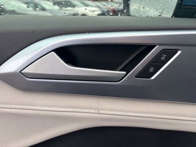 New 2026 Volkswagen Taos SE image 10