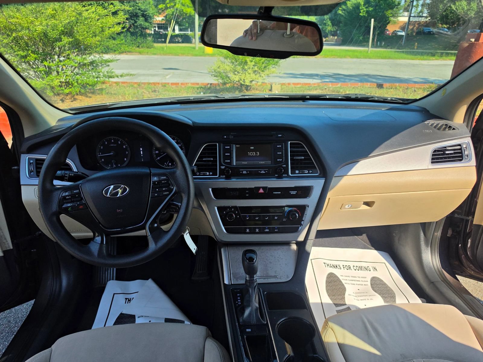 Used 2015 Hyundai Sonata SE w/ Option Group 09 FWD image 16