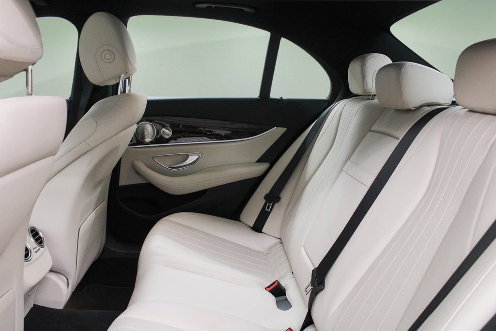 Used 2023 Mercedes-Benz E 350 4MATIC Sedan image 26