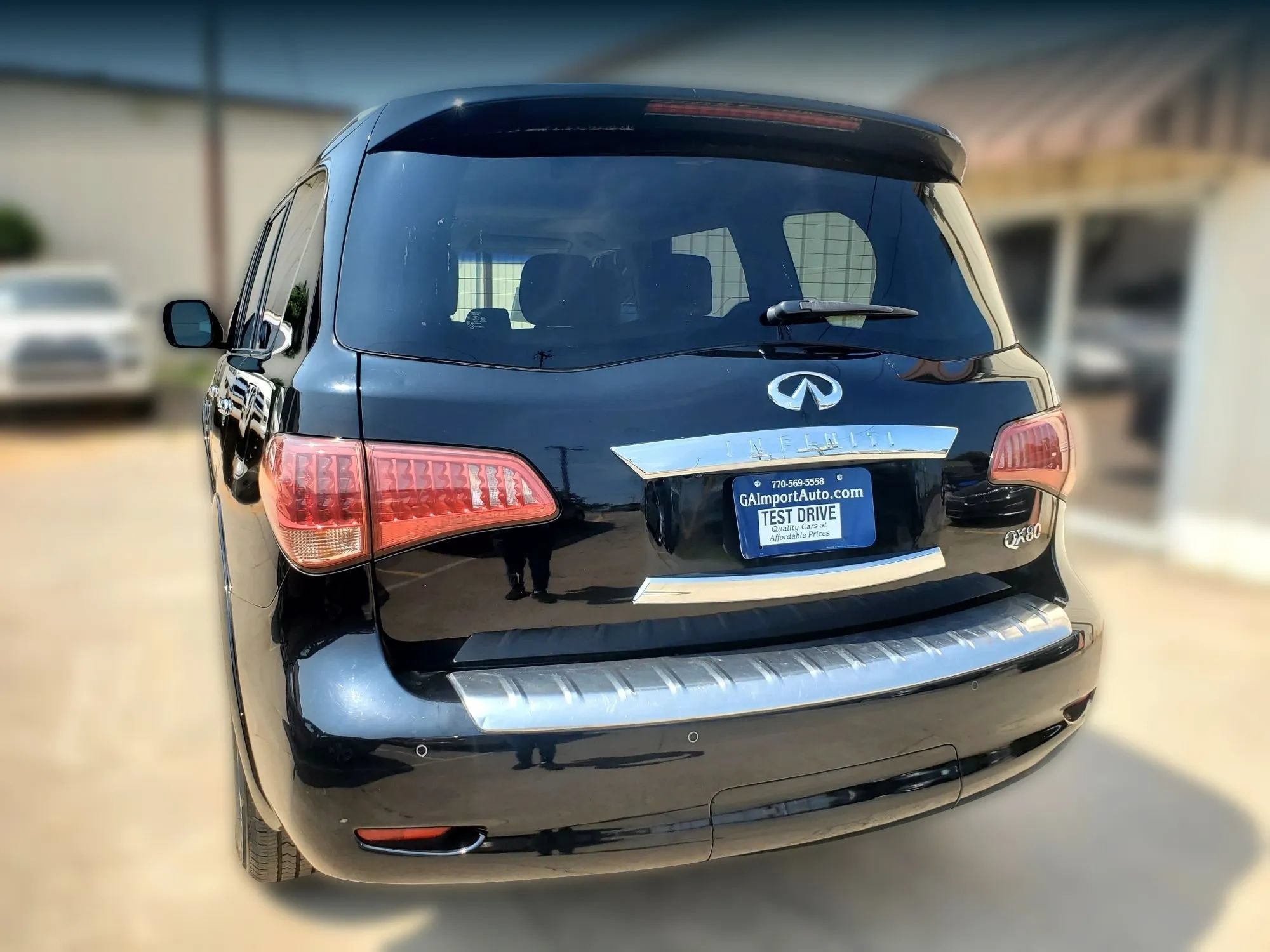 Used 2016 INFINITI QX80 4WD w/ Signature Edition Package image 12