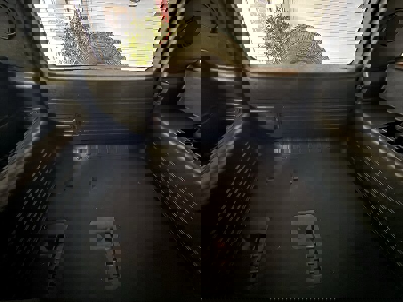 Used 2005 HUMMER H2 w/ Preferred Equipment Group image 19