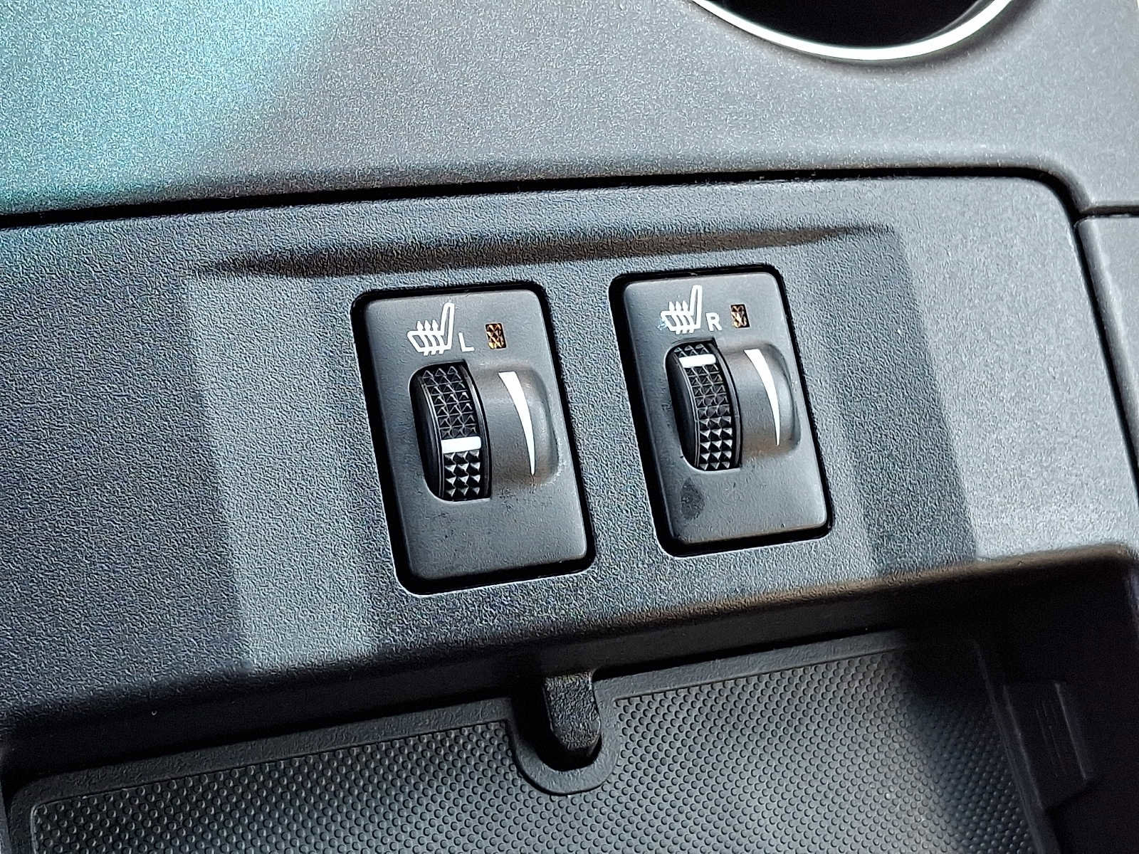 Used 2015 Toyota Camry XLE image 19