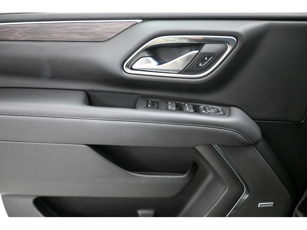 Used 2022 Chevrolet Tahoe Z71 w/ Luxury Package AWD/4WD image 19