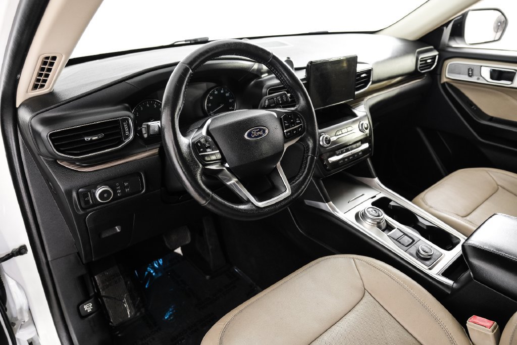 Used 2020 Ford Explorer Limited AWD/4WD image 3