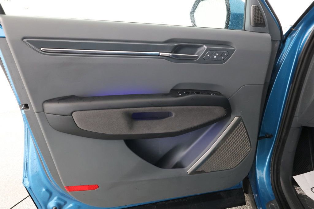 Used 2024 Kia EV9 Land image 11