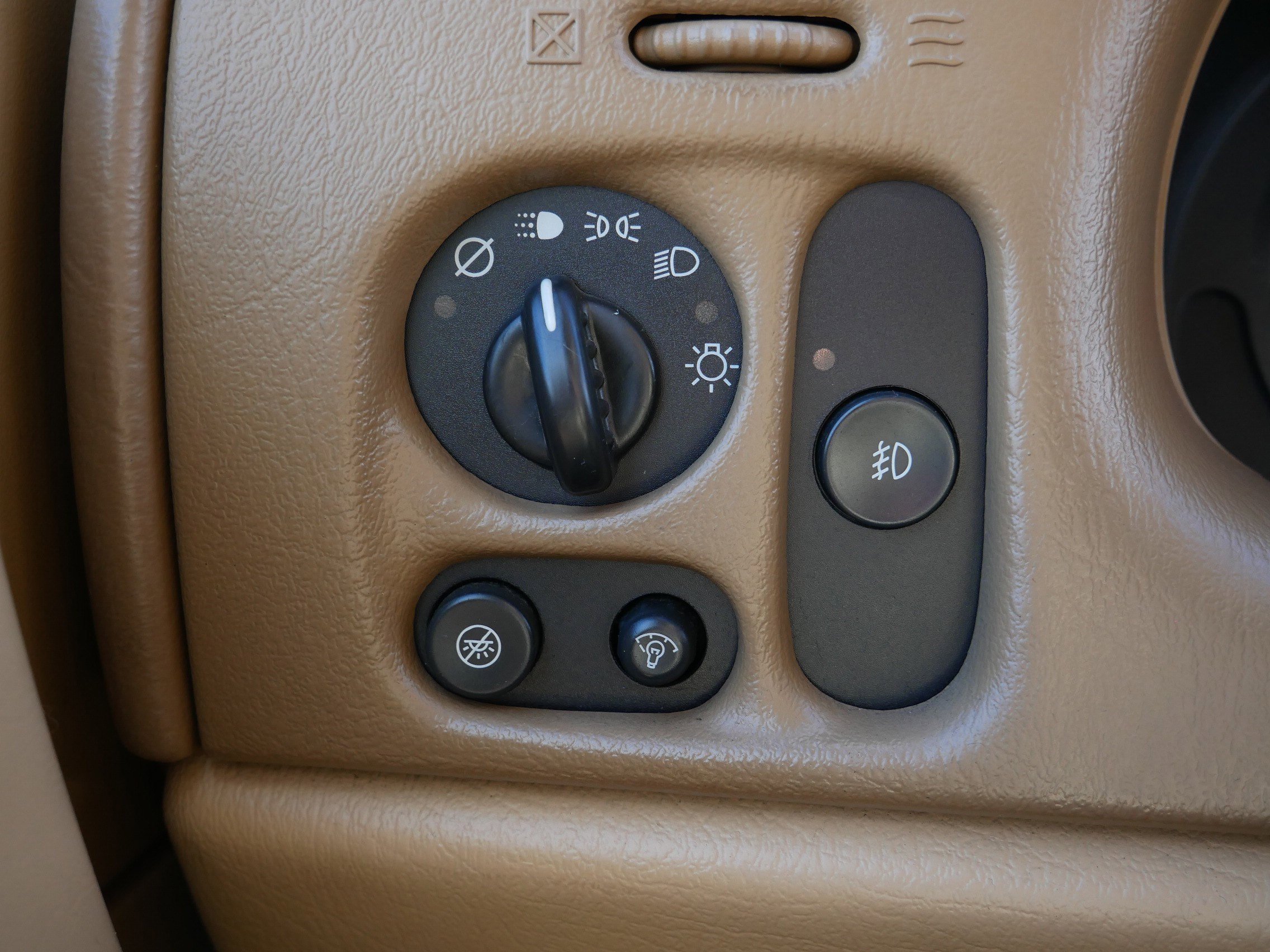 Used 2003 Chevrolet TrailBlazer LT w/ Driver Convenience Package image 26