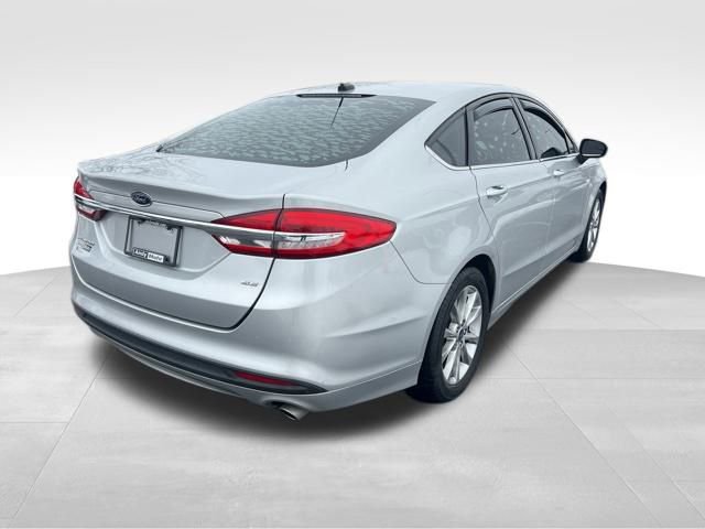 Used 2017 Ford Fusion SE image 7