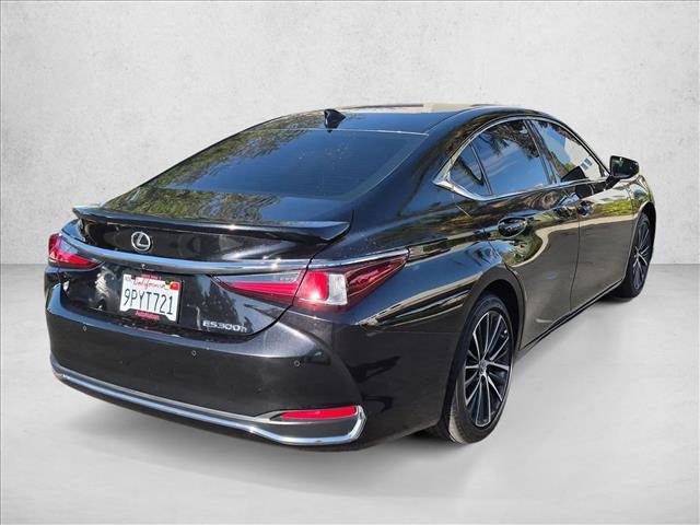 Used 2025 Lexus ES 300h w/ Premium Package FWD image 5