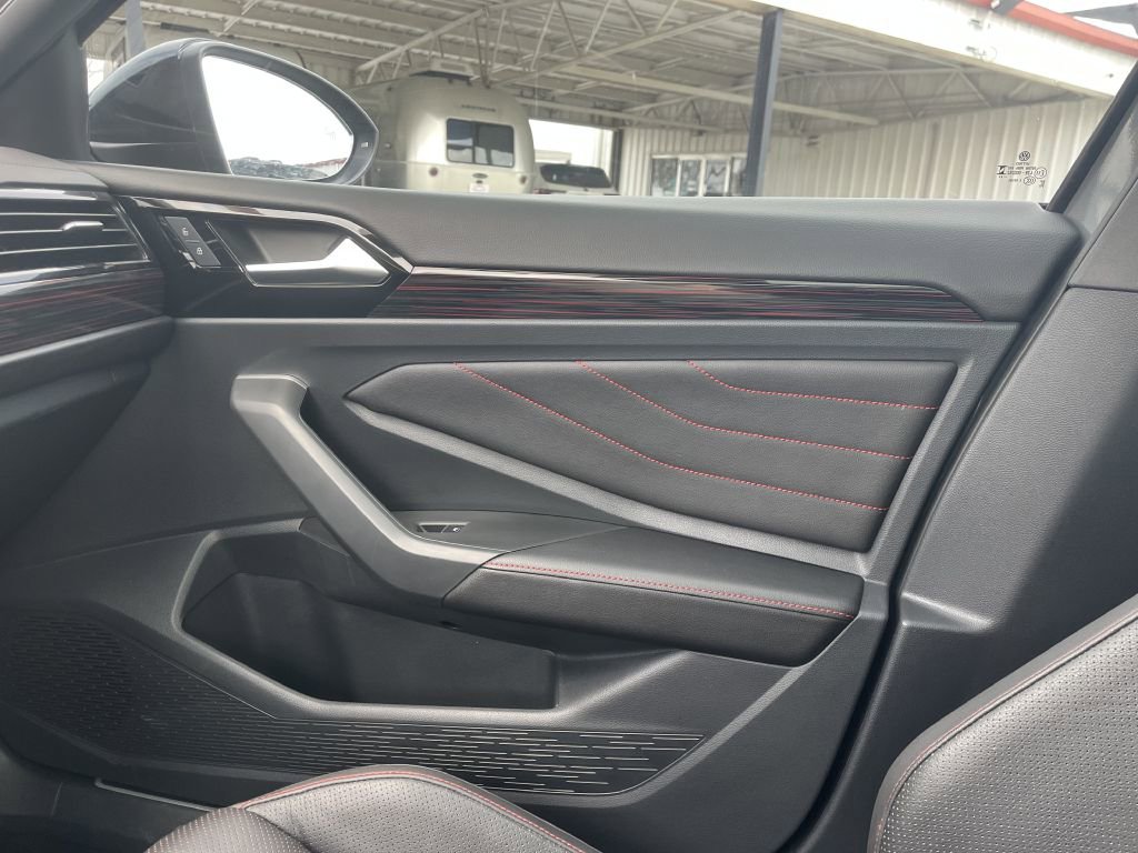 Used 2023 Volkswagen Jetta GLI Autobahn image 31