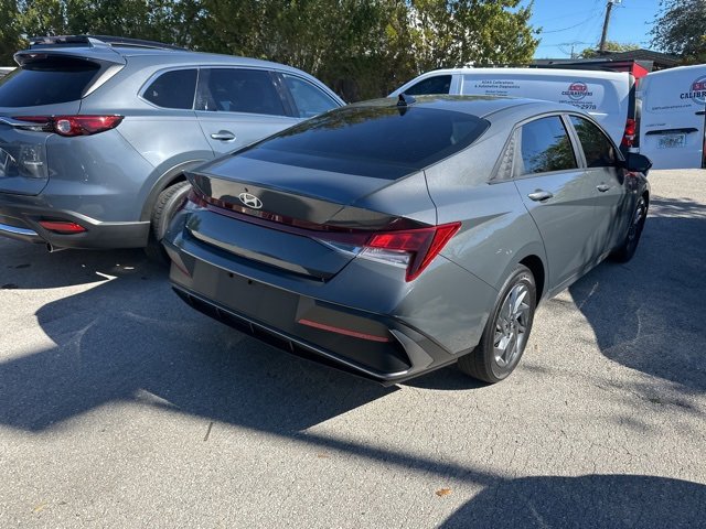 Used 2024 Hyundai Elantra SEL image 5