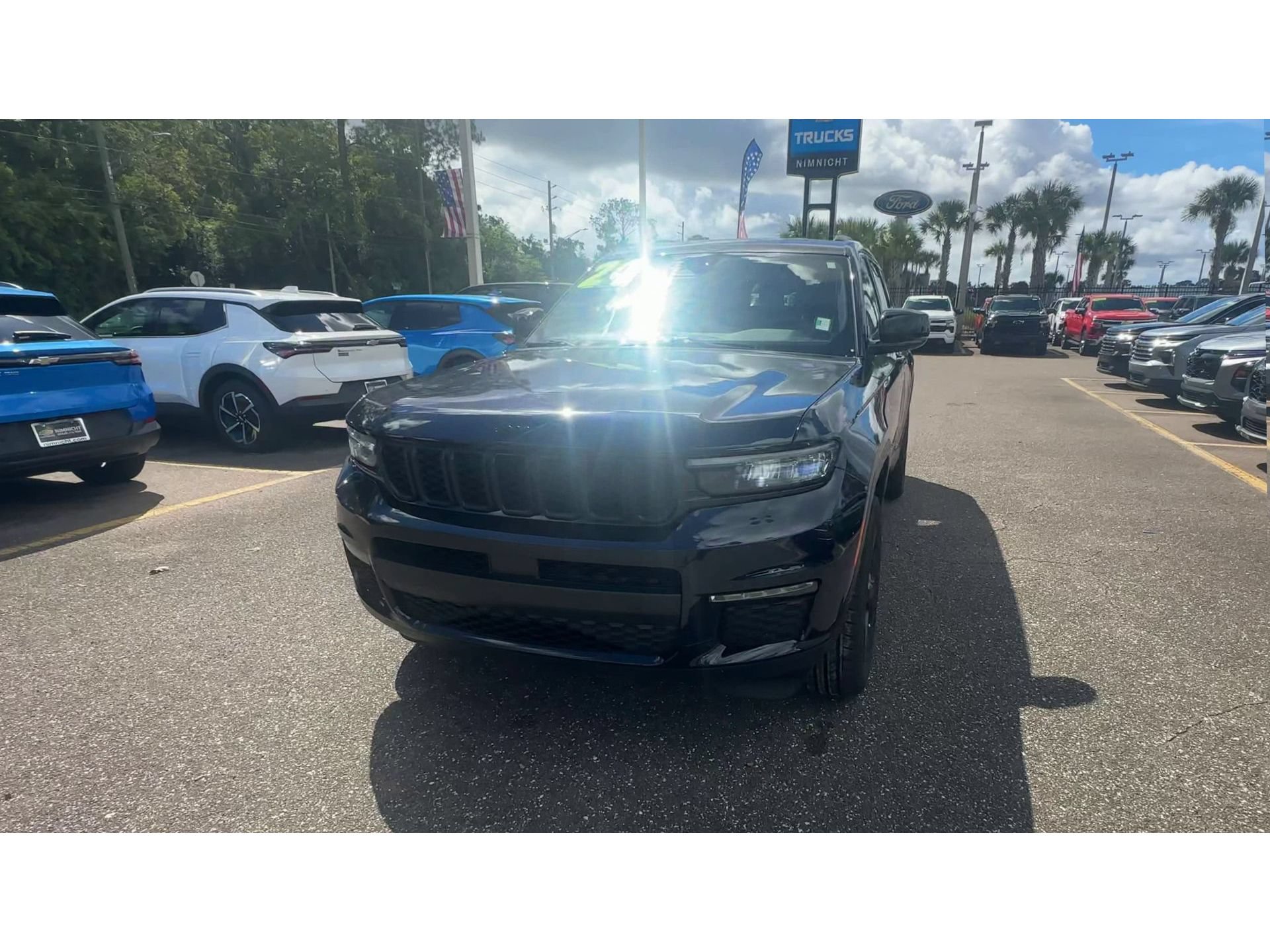 Used 2024 Jeep Grand Cherokee L Limited w/ Black Appearance Package RWD image 7
