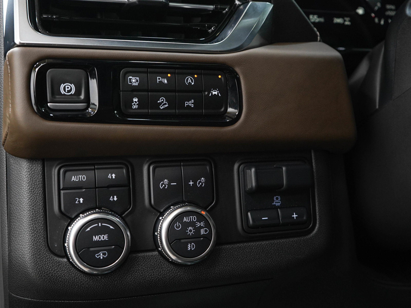 Used 2025 GMC Yukon XL Denali Ultimate AWD/4WD image 28