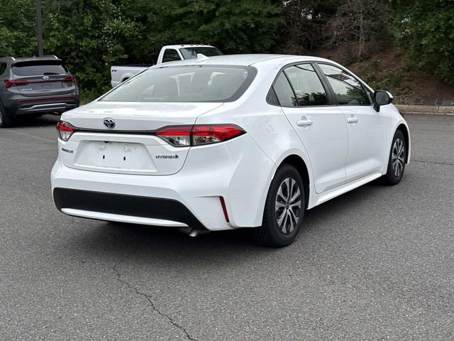 Used 2022 Toyota Corolla LE FWD image 2