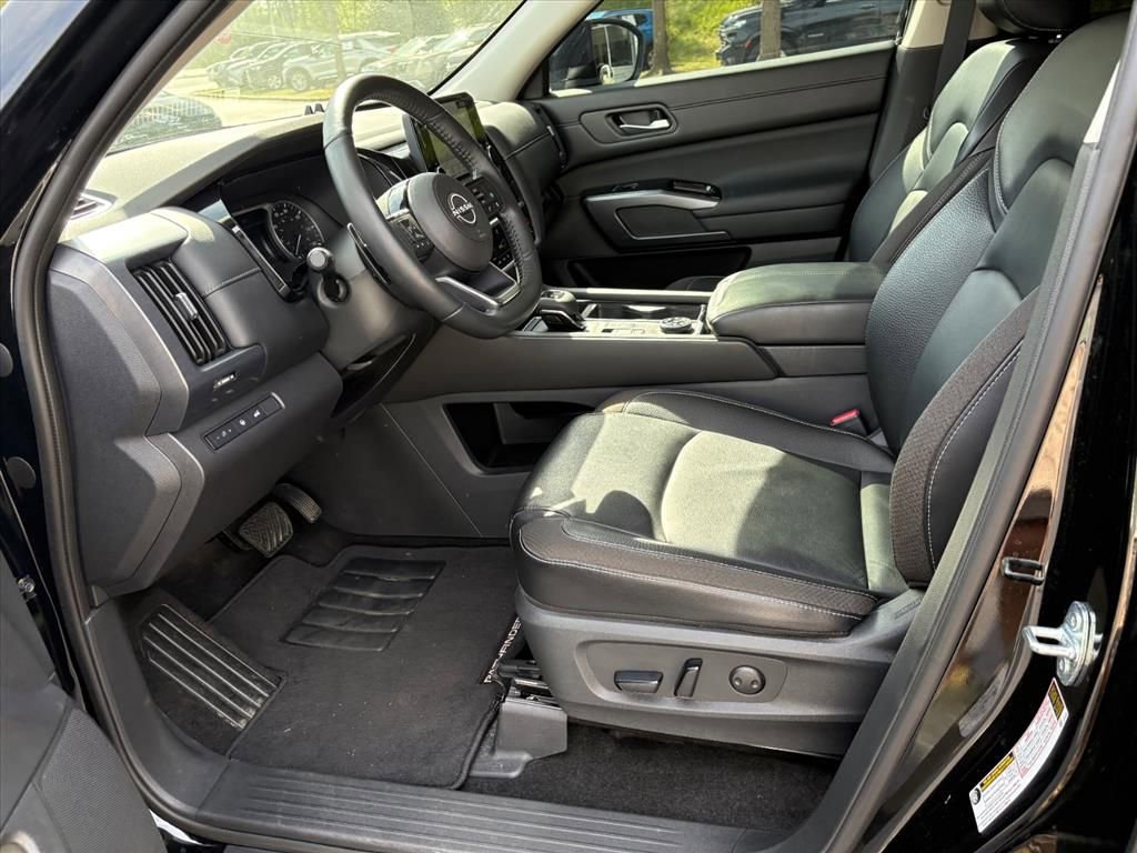 Certified 2024 Nissan Pathfinder SL image 15