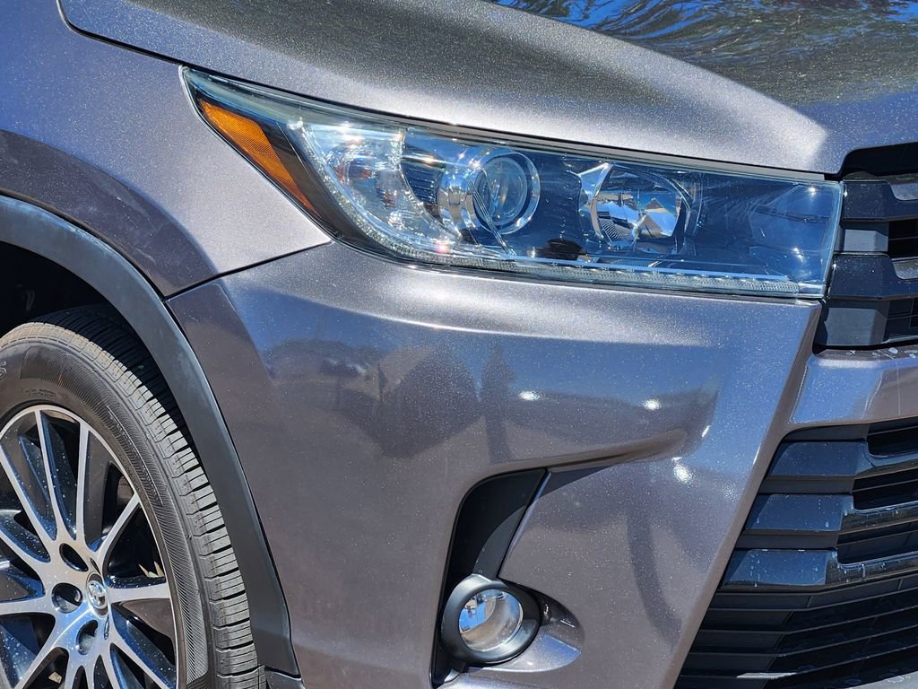 Used 2018 Toyota Highlander SE AWD/4WD image 28