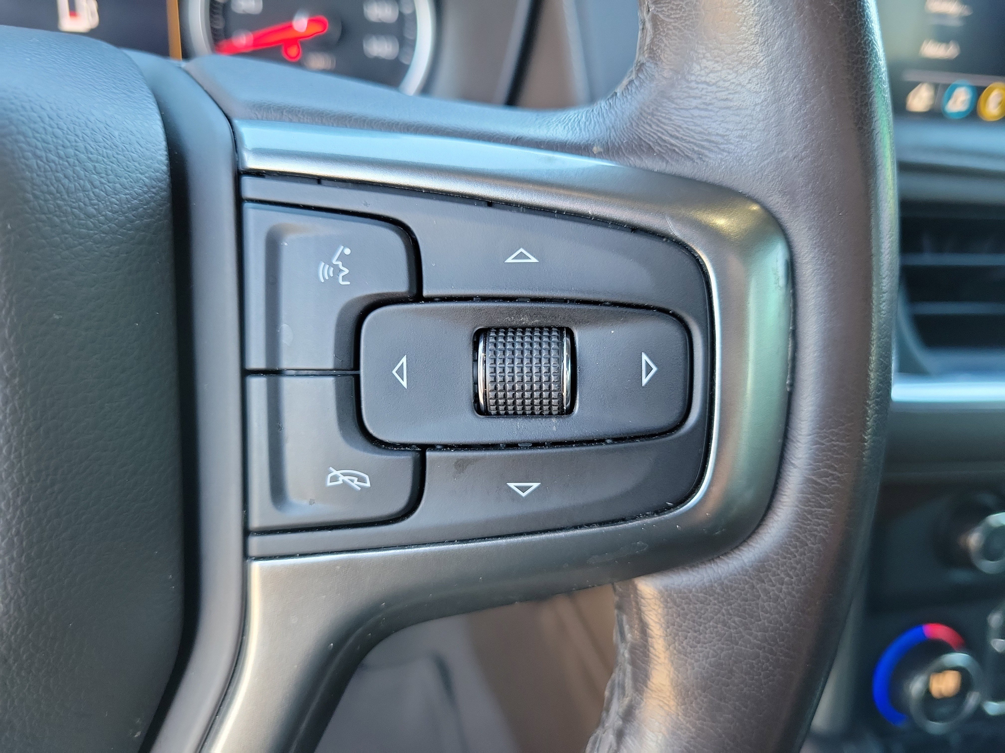 Used 2021 Chevrolet Tahoe Z71 w/ Z71 Off-Road Package image 31