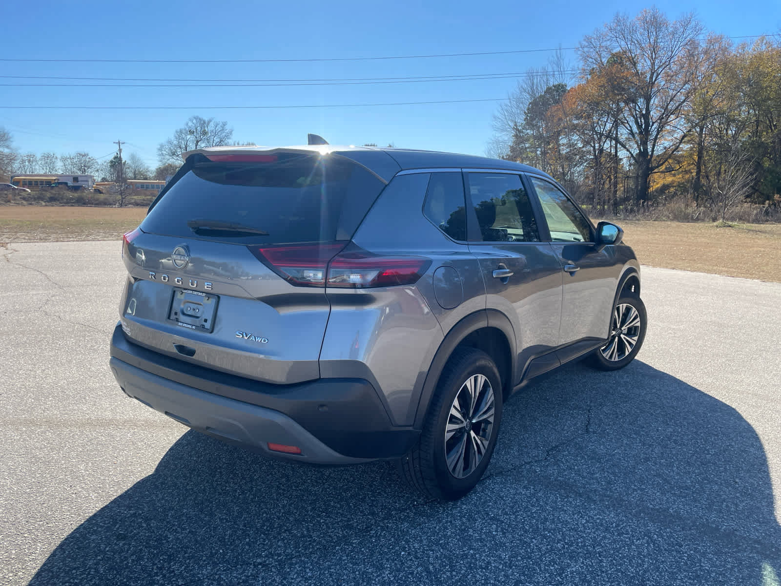 Used 2023 Nissan Rogue SV image 8