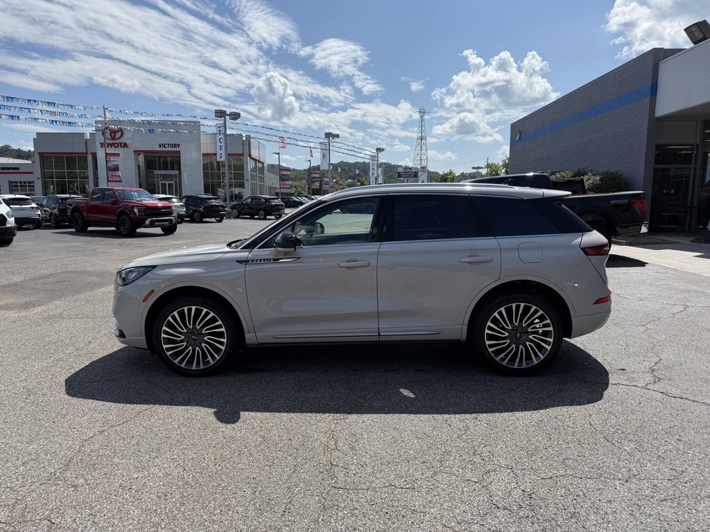 Used 2022 Lincoln Corsair AWD w/ Equipment Group 101A image 6