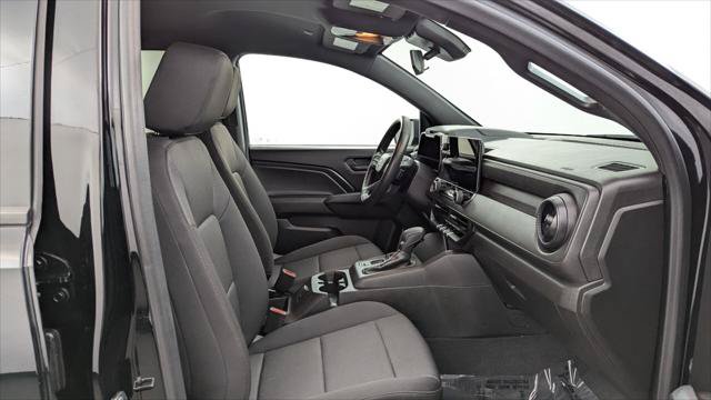 Used 2024 Chevrolet Colorado W/T RWD image 21