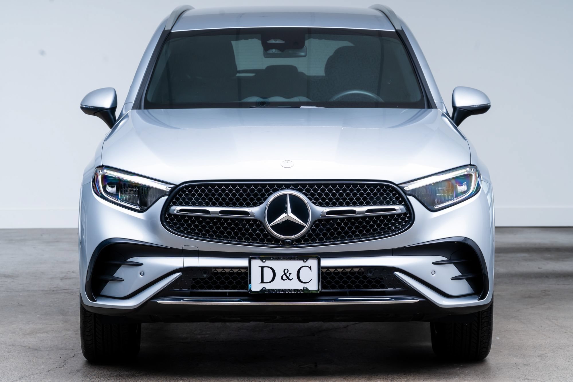 Used 2025 Mercedes-Benz GLC 350e 4MATIC w/ AMG Line image 2