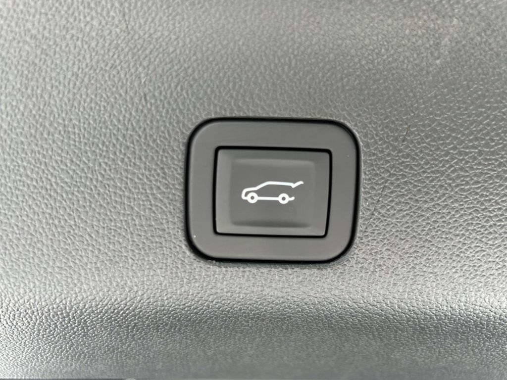 New 2026 Cadillac Escalade ESV V AWD/4WD image 10