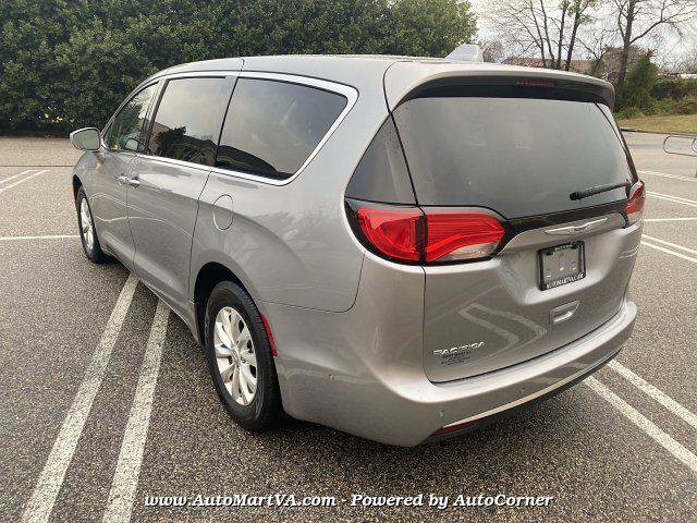 Used 2019 Chrysler Pacifica Touring Plus w/ Advanced Safetytec Group image 5