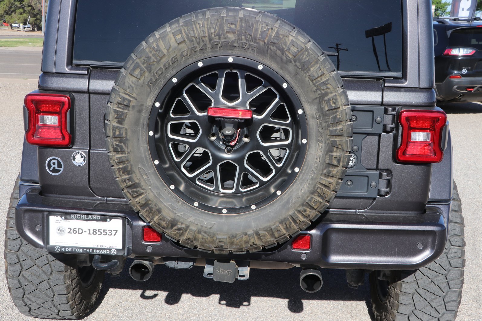 Used 2020 Jeep Wrangler Unlimited Sahara AWD/4WD image 6