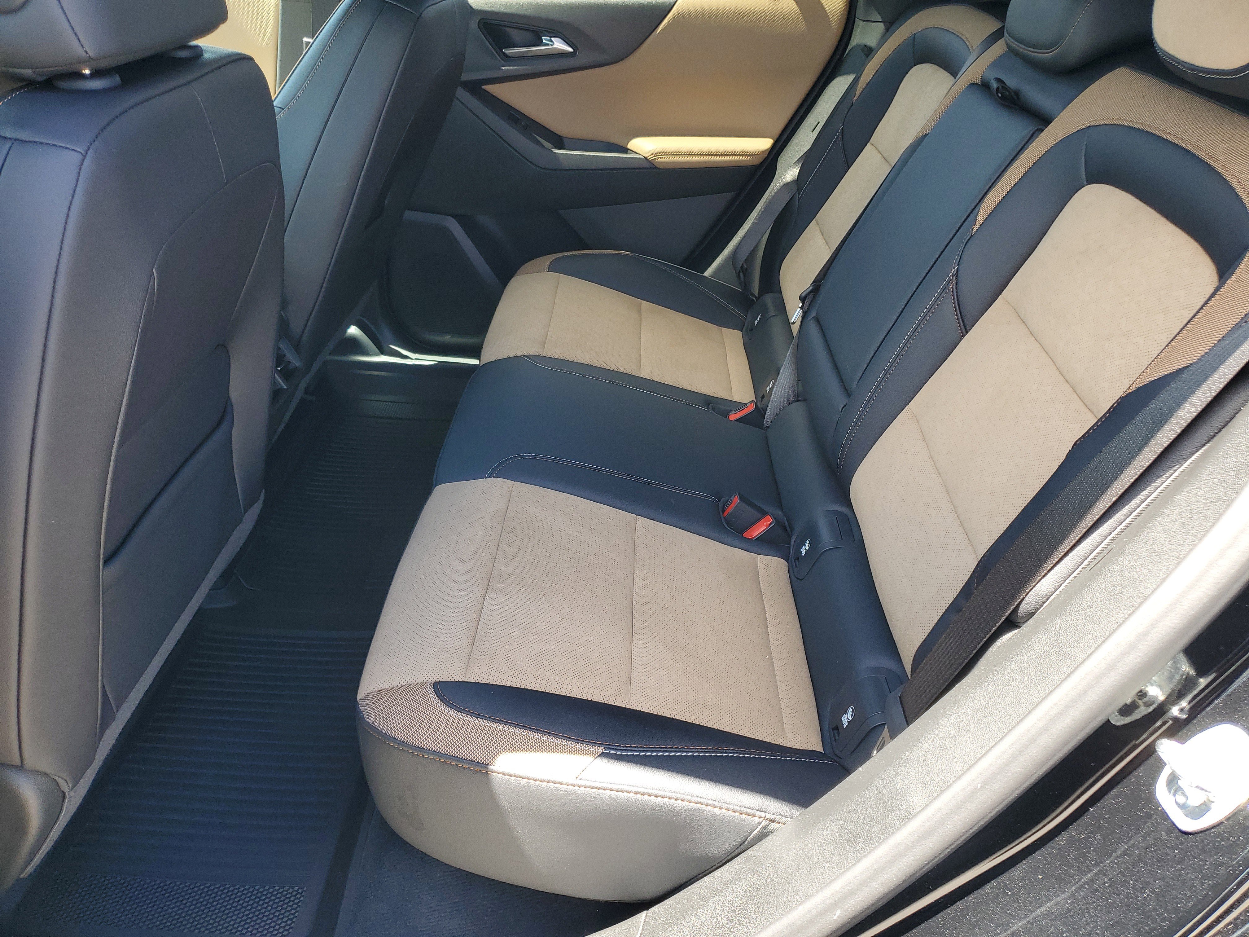 Used 2025 Chevrolet Equinox ACTIV AWD/4WD image 28