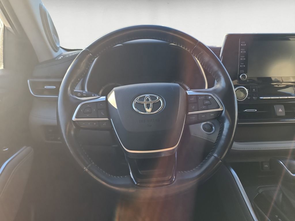 Used 2021 Toyota Highlander Limited image 12