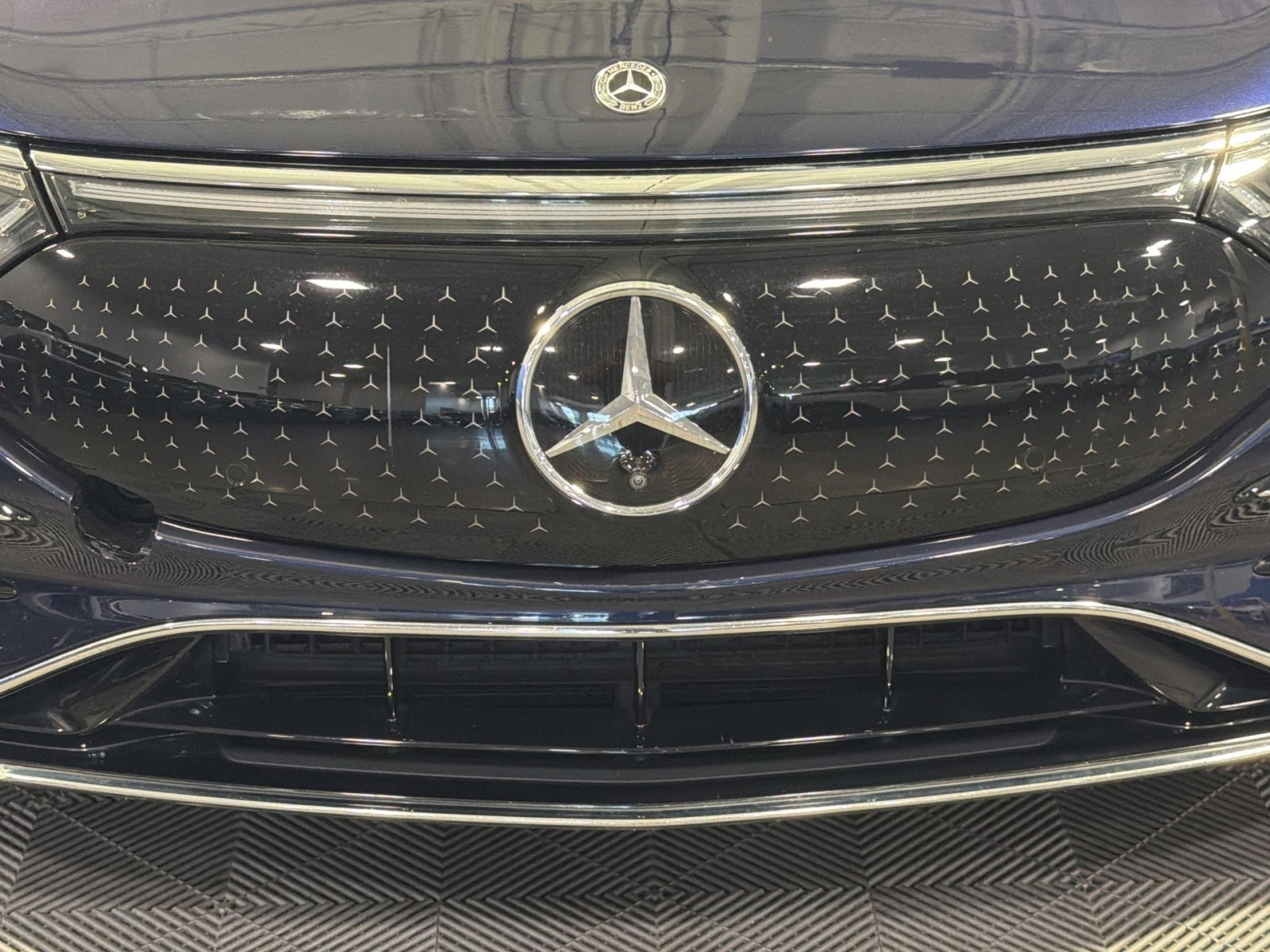 Used 2022 Mercedes-Benz EQS 580 4MATIC Sedan image 12