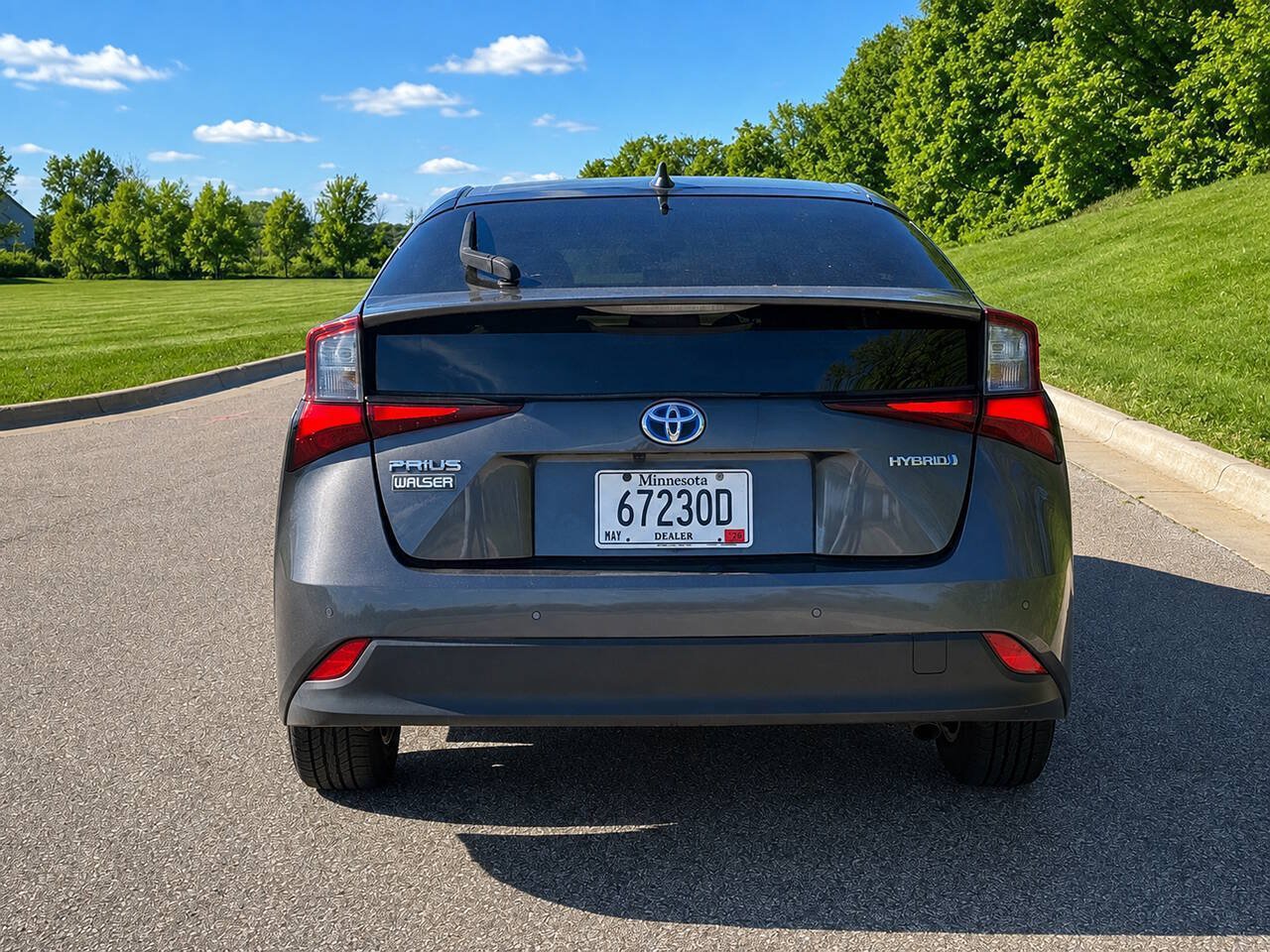 Used 2019 Toyota Prius LE FWD image 3
