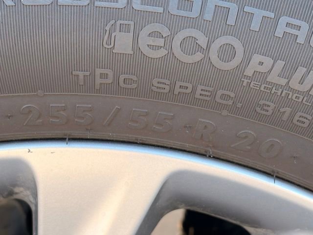 Used 2025 Buick Enclave Preferred AWD/4WD image 9