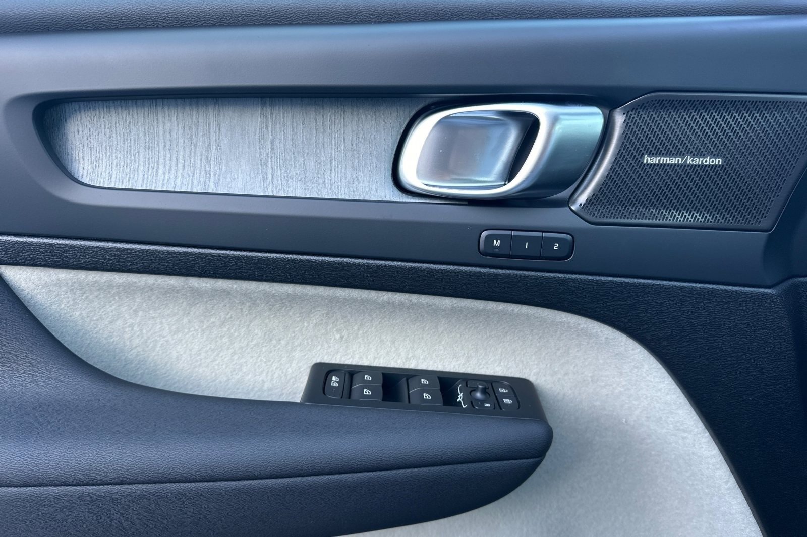 New 2026 Volvo XC40 B5 Ultra w/ Climate Package image 14