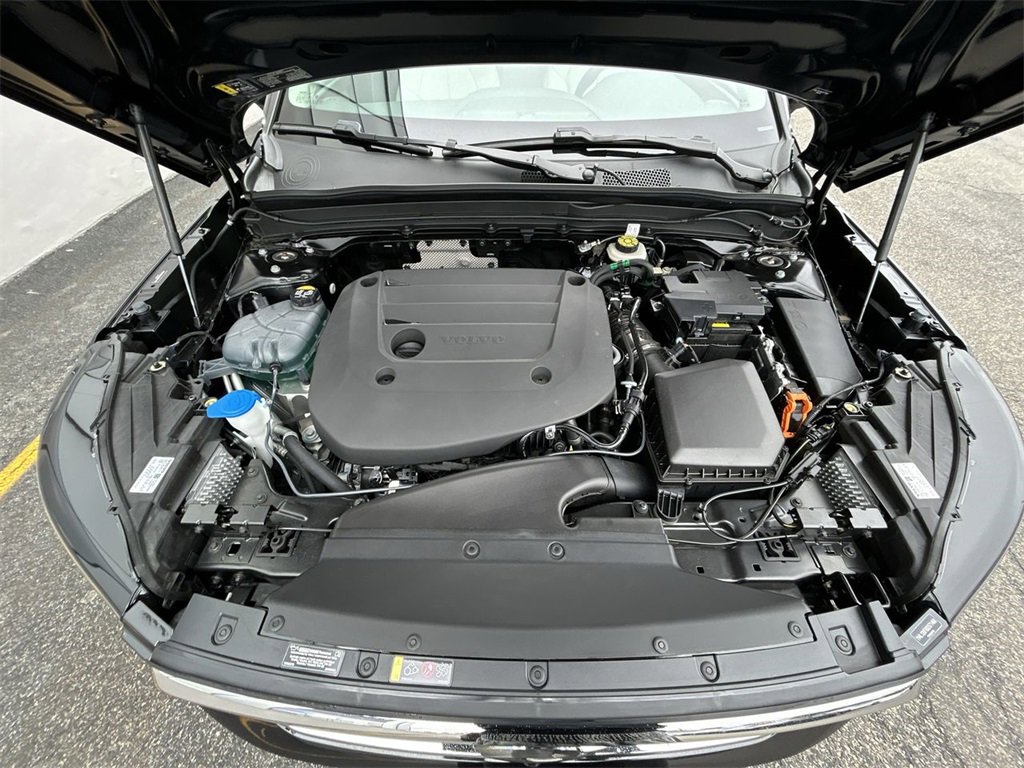 New 2025 Volvo XC40 B5 Ultra w/ Climate Package image 10