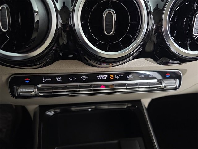 Used 2021 Mercedes-Benz GLB 250 4MATIC image 15