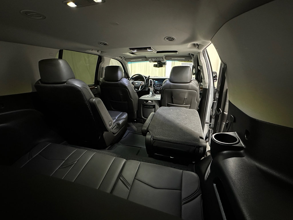Used 2020 Cadillac Escalade Luxury image 22