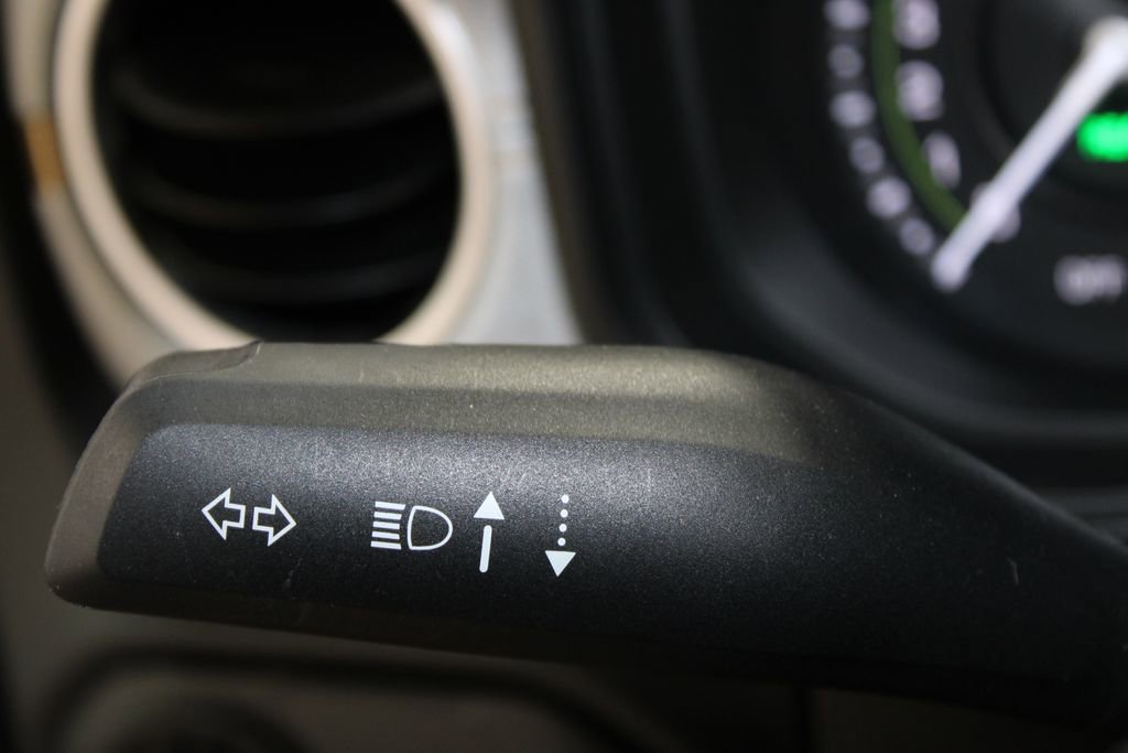 Used 2025 Jeep Wrangler Unlimited Sahara w/ Safety Group image 43