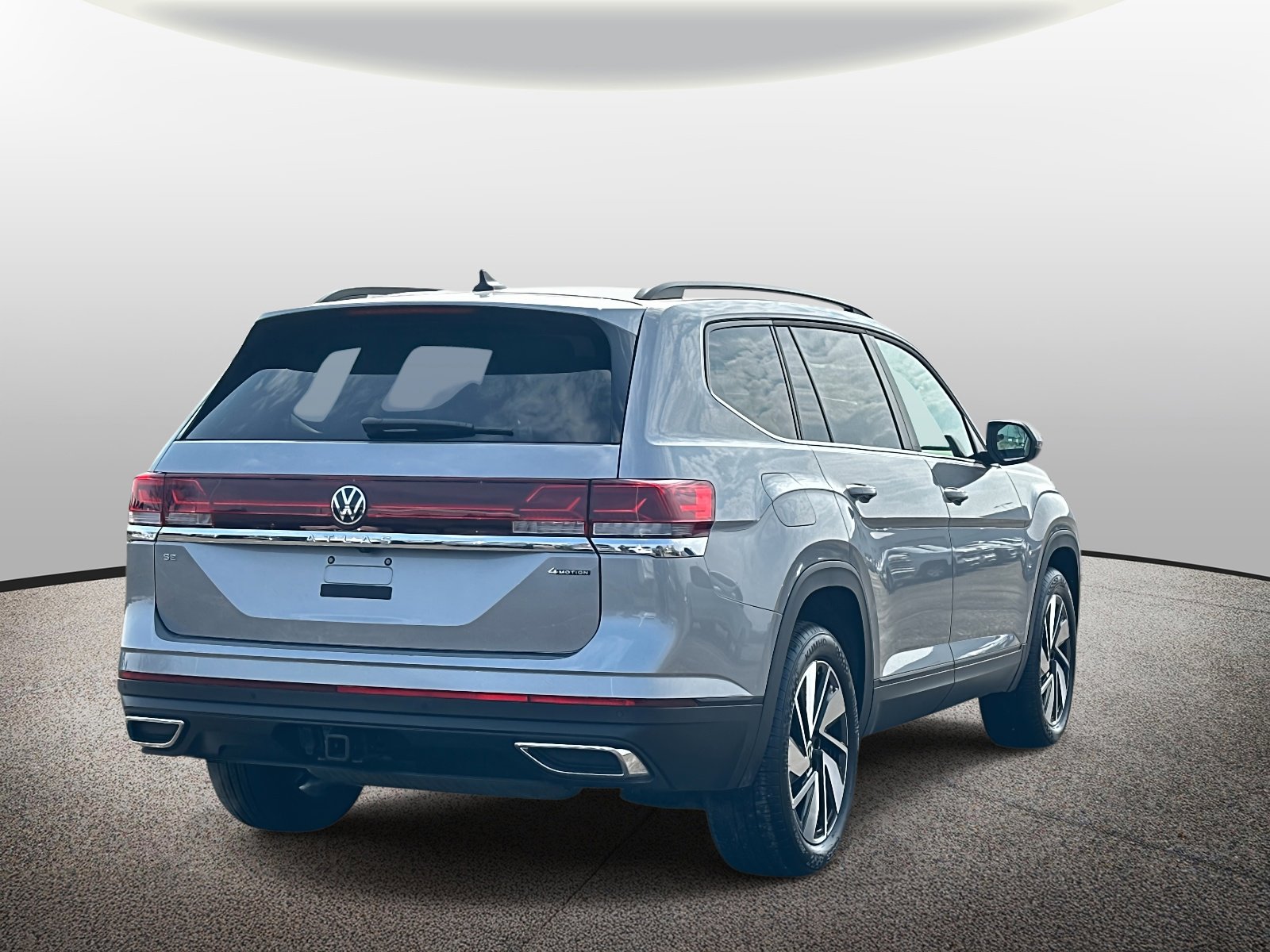 Used 2025 Volkswagen Atlas SE image 3