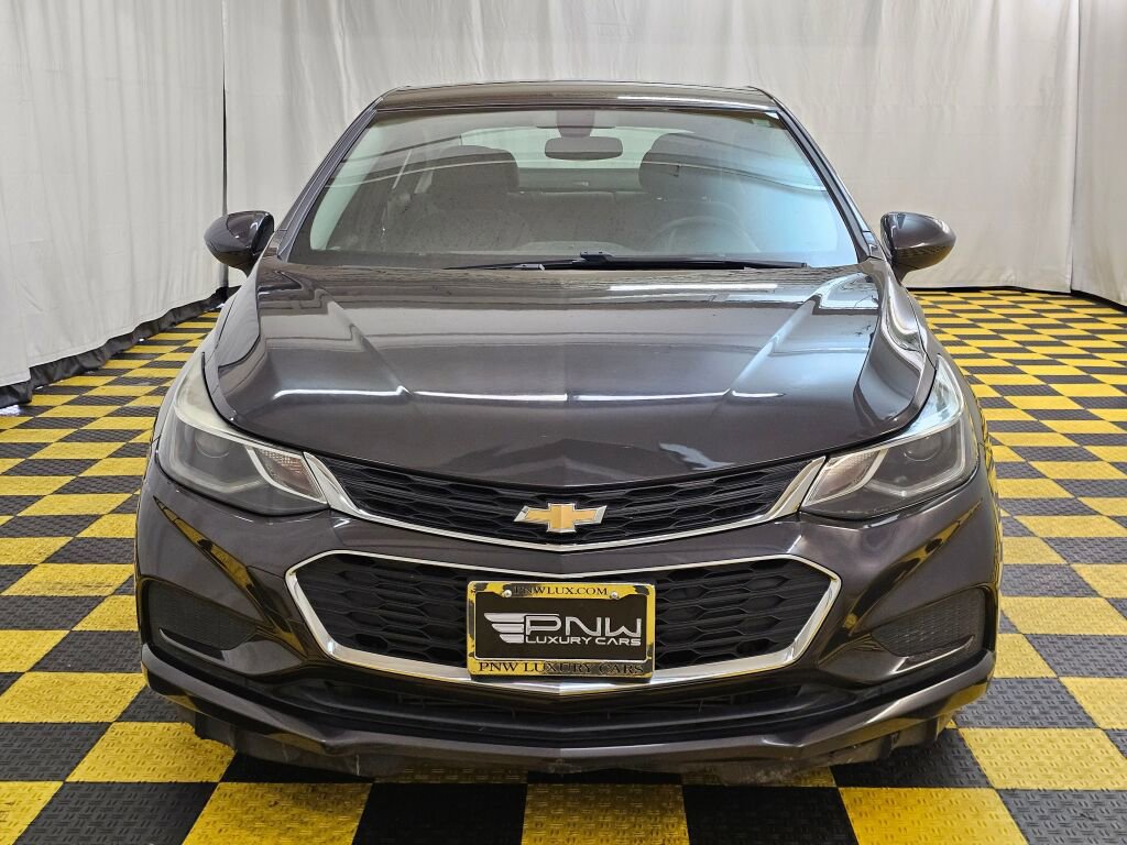 Used 2017 Chevrolet Cruze LT FWD image 8