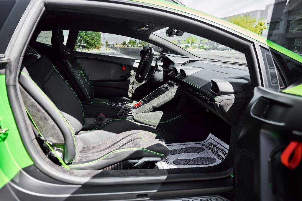 Used 2024 Lamborghini Huracan Sterrato image 29