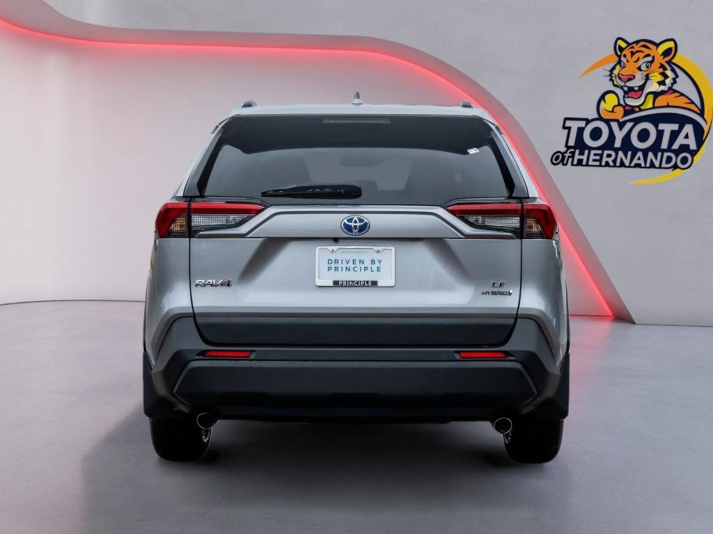 Used 2022 Toyota RAV4 LE image 6