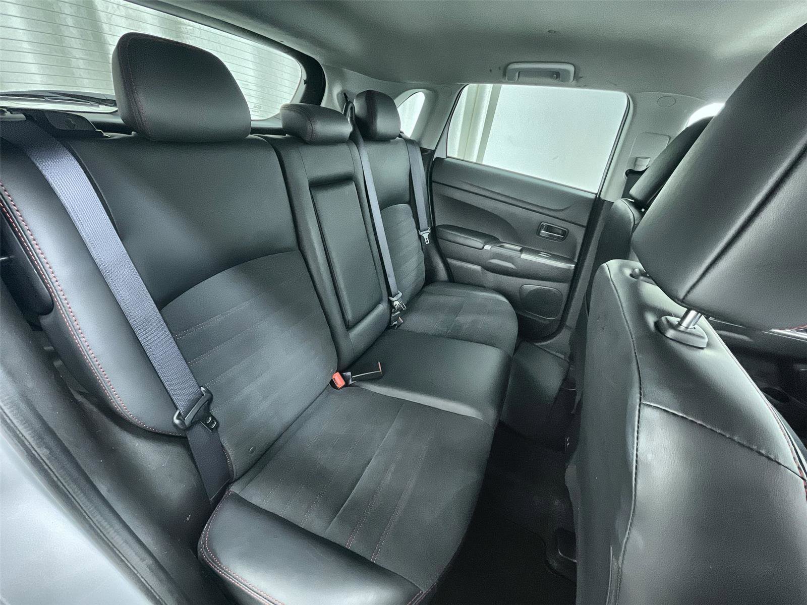 Used 2024 Mitsubishi Outlander Sport SE image 27